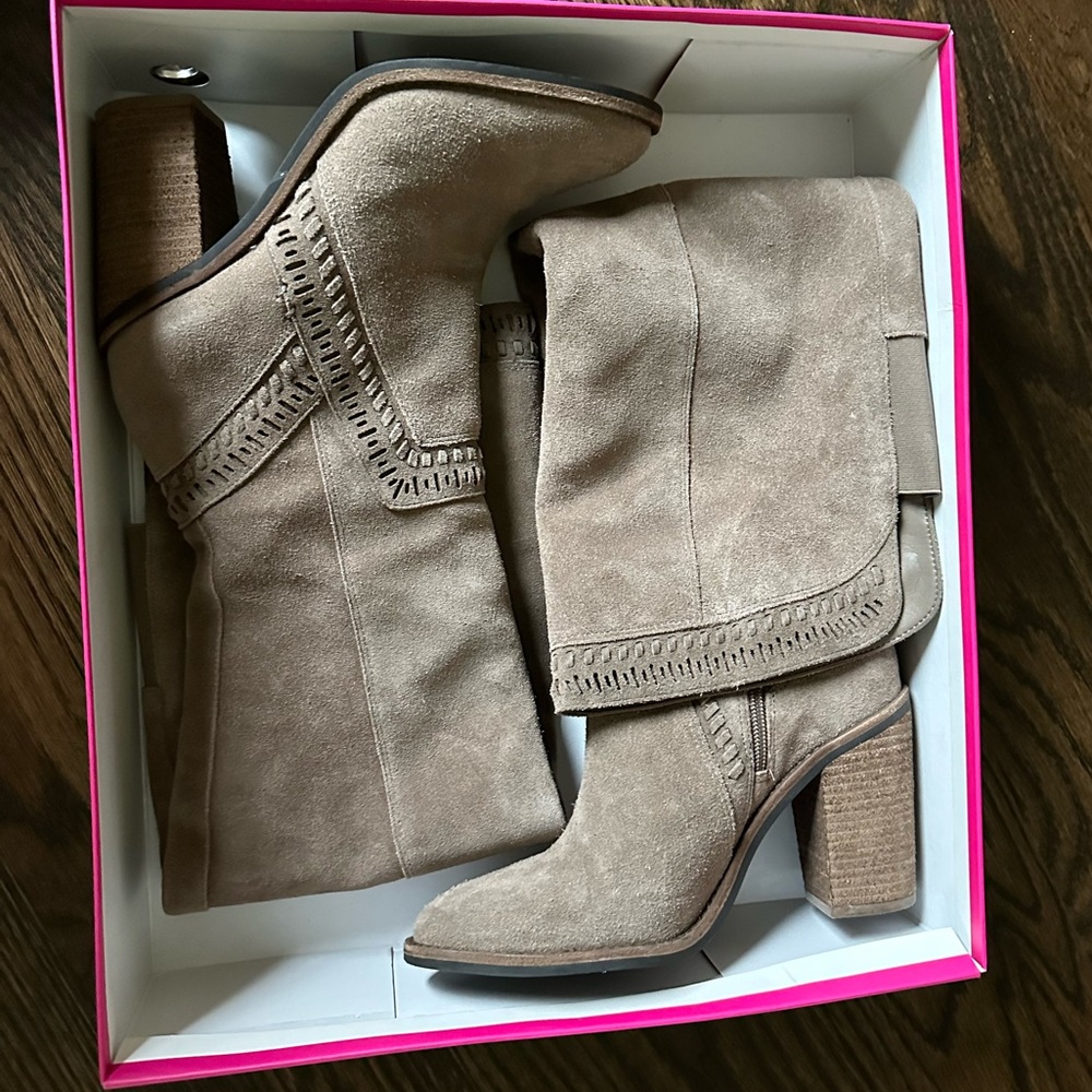 Suede boots